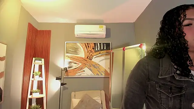 Snapshot of ailann_ chatting on March 24, 7:30 pm ailann online show from March 24, 7:30 pm