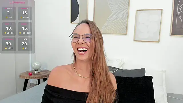 Julianneharris online show from April 24, 2:52 pm