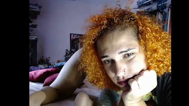 Queen Domme de paus online show from February 13, 6:15 pm