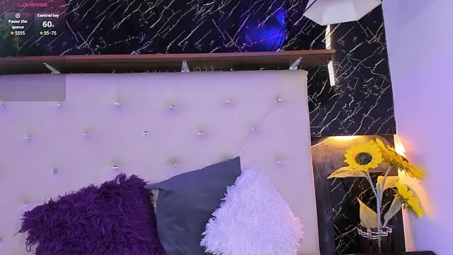 Renata blue online show from March 18, 9:40 pm