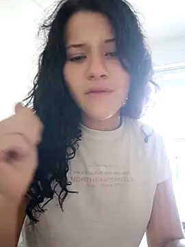 mmelit4 online show from February 8, 5:05 pm