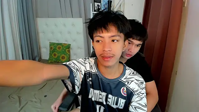 davincihugecock online show from February 5, 4:33 pm