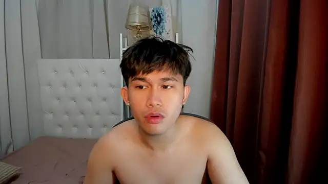 davincihugecock online show from February 22, 8:40 pm