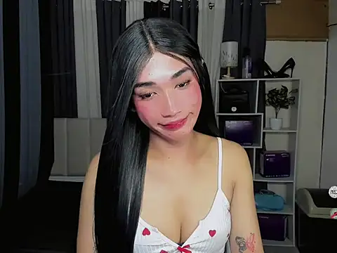 FyangFoxx online show from May 13, 8:27 pm