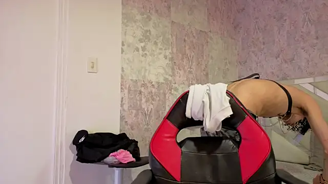 Snapshot of nova_salvatore chatting on February 20, 12:05 pm nova salvatore online show from February 20, 12:05 pm