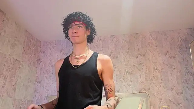 Snapshot of nova_salvatore chatting on February 21, 12:06 pm nova salvatore online show from February 21, 12:06 pm