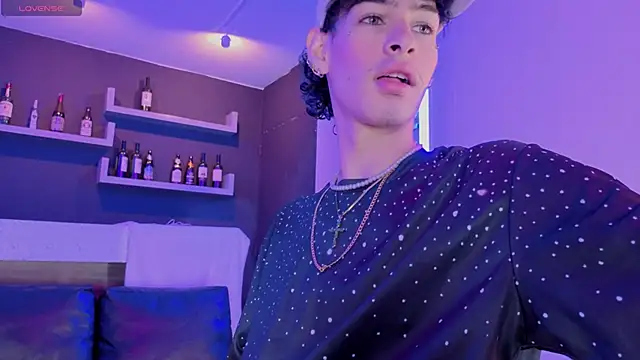 Snapshot of nova_salvatore chatting on February 25, 4:11 am nova salvatore online show from February 25, 4:11 am