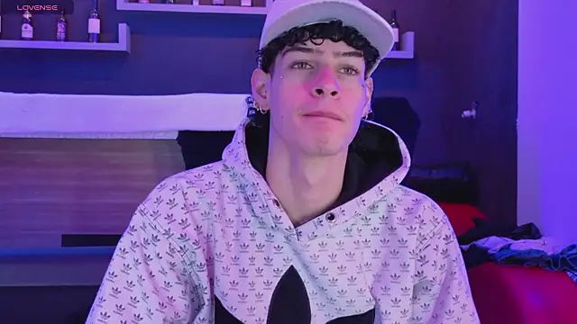 Snapshot of nova_salvatore chatting on March 4, 7:25 am nova salvatore online show from March 4, 7:25 am