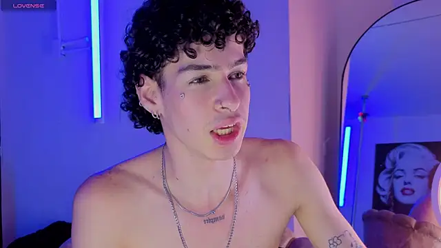 Snapshot of nova_salvatore chatting on March 21, 8:19 am nova salvatore online show from March 21, 8:19 am