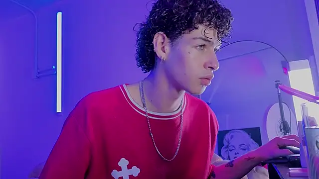 Snapshot of nova_salvatore chatting on March 31, 3:08 am nova salvatore online show from March 31, 3:08 am