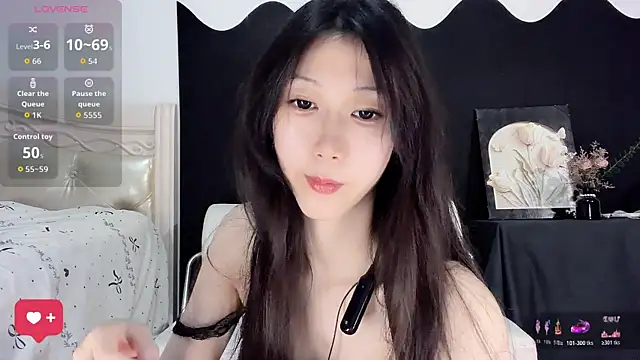 Snapshot of Queenbb88 chatting on July 12, 11:34 am Queenbb88 online show from July 12, 11:34 am