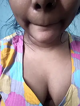 Snapshot of Desi_Nil_pori chatting on January 9, 6:05 am Desi Nil pori online show from January 9, 6:05 am