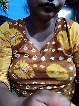 Snapshot of Desi_Nil_pori chatting on April 29, 7:42 pm Desi Nil pori online show from April 29, 7:42 pm