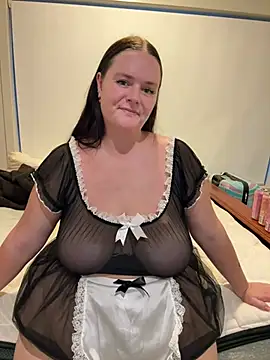 carinabro10 online show from February 5, 8:41 am