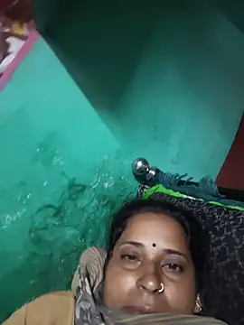 Snapshot of Reena_lodha chatting on July 23, 11:02 pm Reena lodha online show from July 23, 11:02 pm