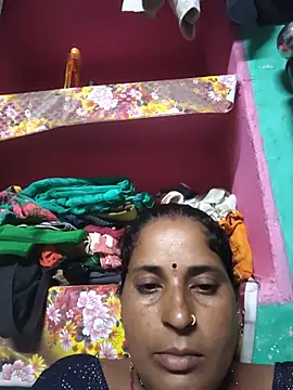 Snapshot of Reena_lodha chatting on July 27, 11:12 pm Reena lodha online show from July 27, 11:12 pm