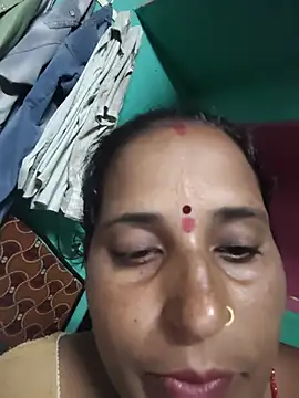 Snapshot of Reena_lodha chatting on July 29, 3:43 pm Reena lodha online show from July 29, 3:43 pm
