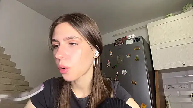 ElsieKuhlmann online show from March 6, 5:26 am