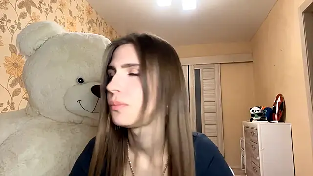 ElsieKuhlmann online show from March 13, 5:30 pm