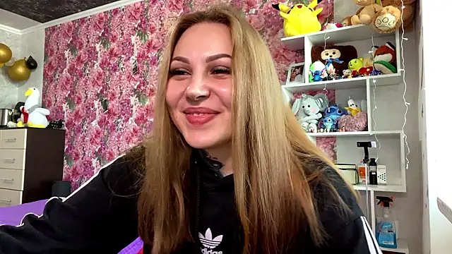 TraciBallena online show from February 2, 9:08 am