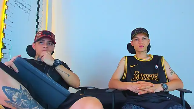 Thomas-Wil online show from February 5, 3:33 am