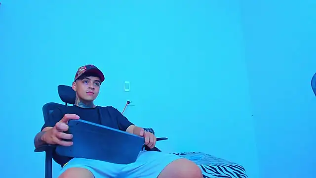 Thomas-Wil online show from May 12, 7:44 pm