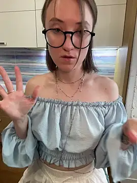 Persephone Kore online show from July 10, 4:20 pm