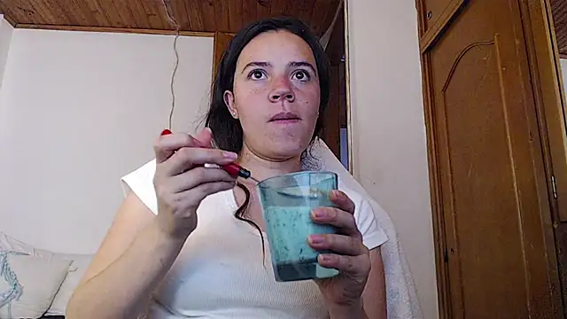Shanel Lozano online show from May 14, 10:05 pm