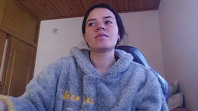 Shanel Lozano online show from July 23, 4:49 pm