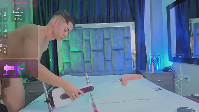 LeoMonnroe online show from March 25, 7:20 pm