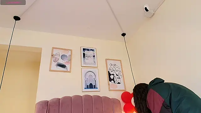 Hanabie  online show from February 24, 3:15 am