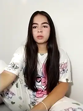 Snapshot of rousse_stonss chatting on March 26, 1:38 pm rousse stonss online show from March 26, 1:38 pm