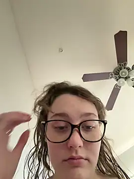 Snapshot of julia4thewin chatting on March 5, 8:49 pm julia4thewin online show from March 5, 8:49 pm