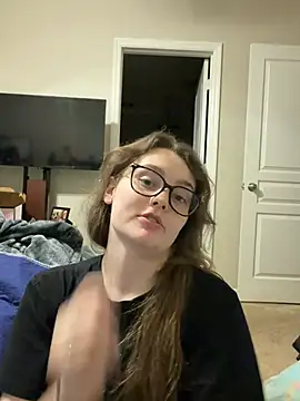 Snapshot of julia4thewin chatting on March 22, 12:03 am julia4thewin online show from March 22, 12:03 am