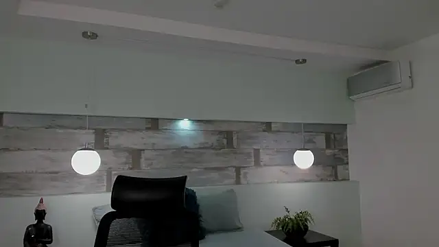 Abriil cutee online show from March 29, 1:11 pm