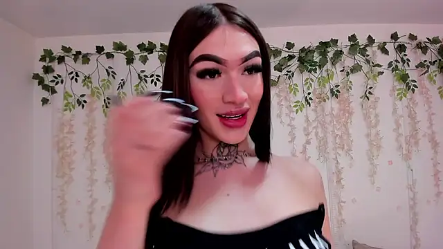 lizz lunna online show from March 9, 8:46 pm