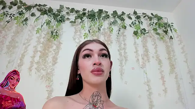 lizz lunna online show from June 16, 8:44 pm