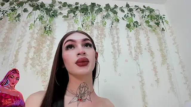 lizz lunna online show from June 19, 9:07 pm
