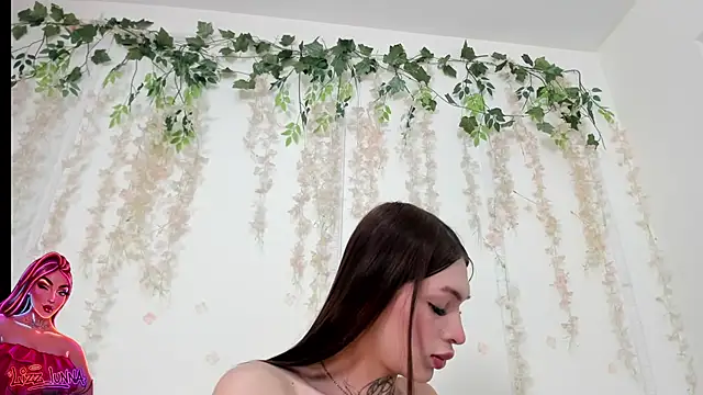 lizz lunna online show from June 24, 8:08 pm