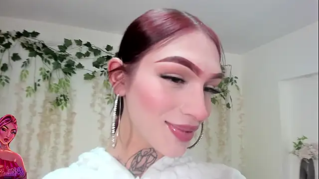 lizz lunna online show from July 14, 9:31 pm