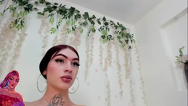 lizz lunna online show from July 17, 7:08 pm