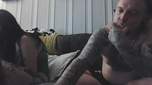 DaddyAndBabyGirl94 online show from January 16, 11:31 pm
