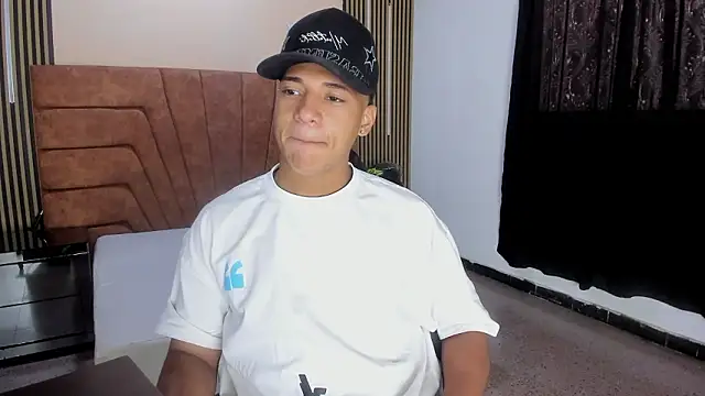 MATHY ROBERT online show from February 3, 7:52 pm