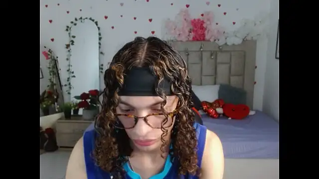 Snapshot of Axel_fox77 chatting on June 15, 12:46 am Axel fox77 online show from June 15, 12:46 am
