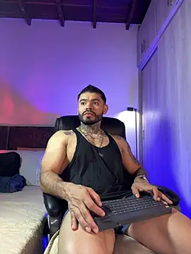 thiago ferrari  online show from March 24, 11:21 pm