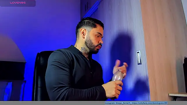 thiago ferrari  online show from March 28, 6:13 am