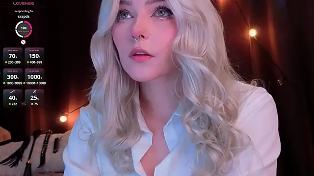 ShyniAlice online show from March 18, 5:32 am