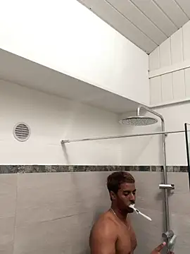 Snapshot of Axel_black10 chatting on February 15, 8:02 am Axel black10 online show from February 15, 8:02 am