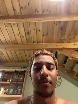 Snapshot of Axel_black10 chatting on February 20, 10:21 pm Axel black10 online show from February 20, 10:21 pm