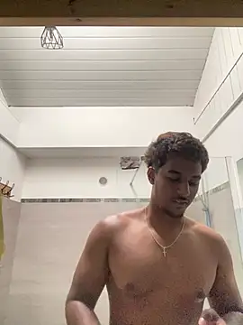 Snapshot of Axel_black10 chatting on March 22, 7:01 am Axel black10 online show from March 22, 7:01 am